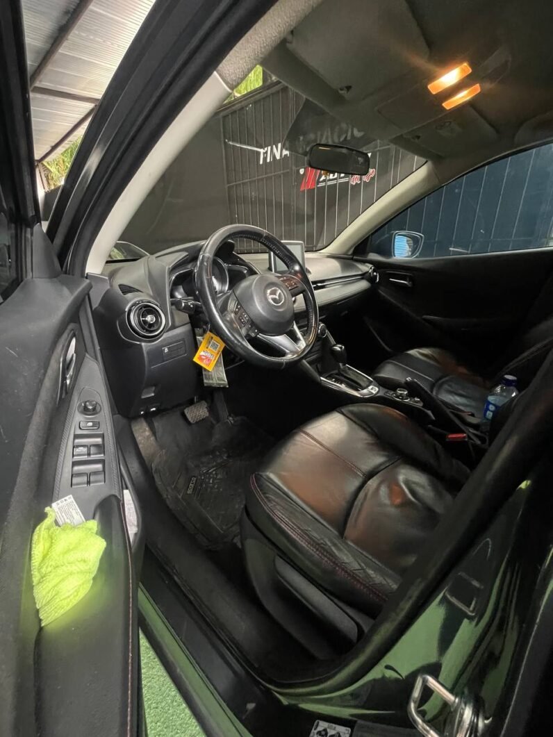 
								MAZDA 2 GRAND TOURING 1.5L AT full									