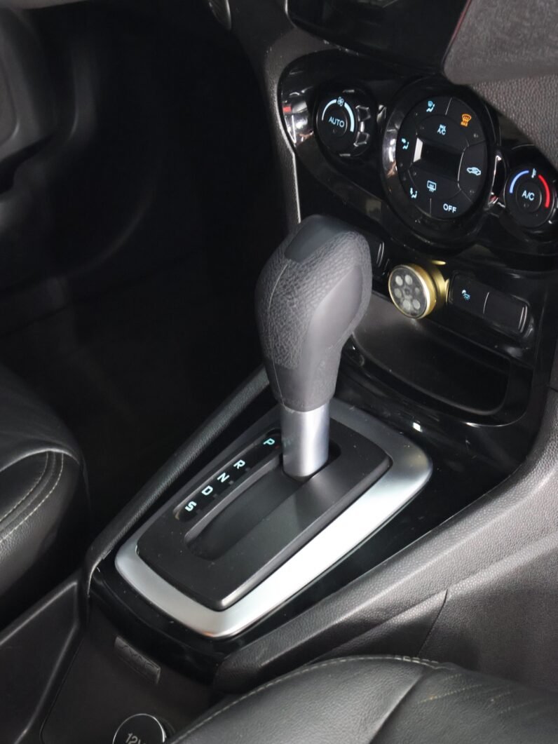 
								FORD FIESTA TITANIUM AT 1.6 full									