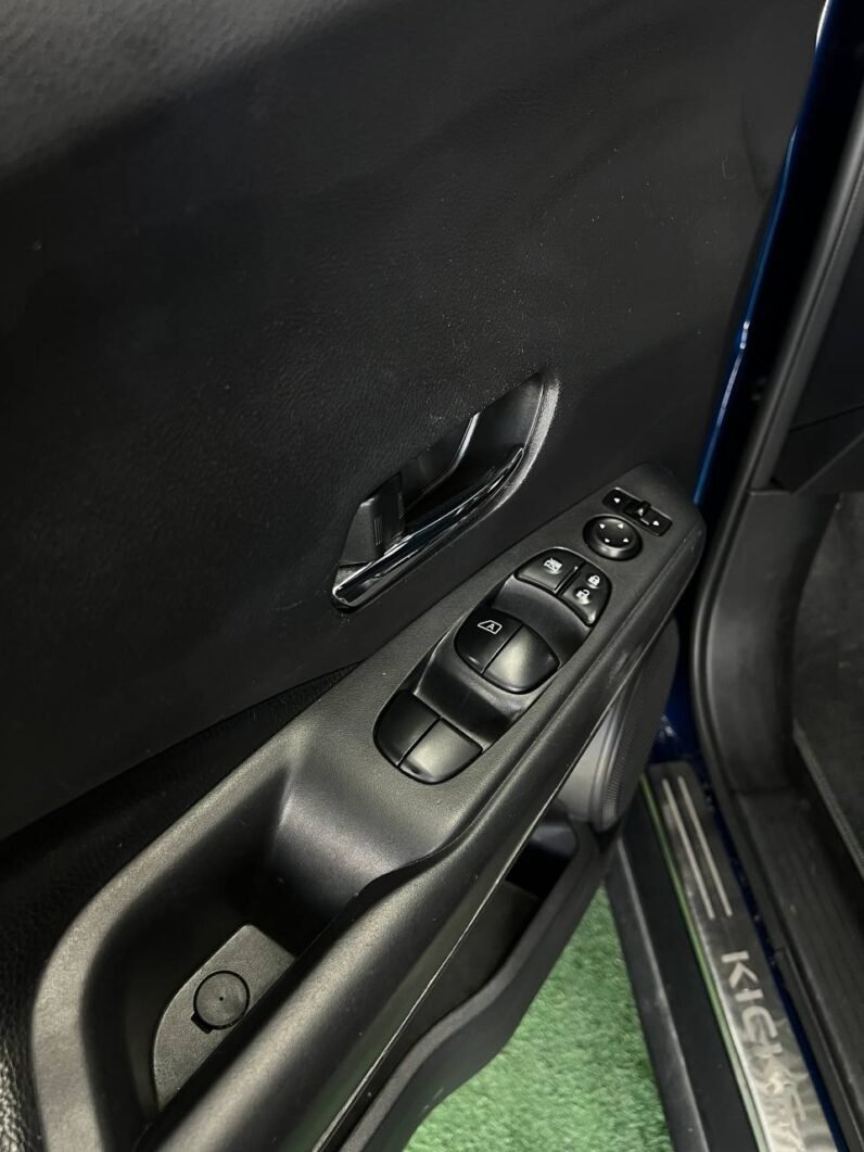 
								NISSAN KICKS ADVANCE MT 1.6L 4X2 full									