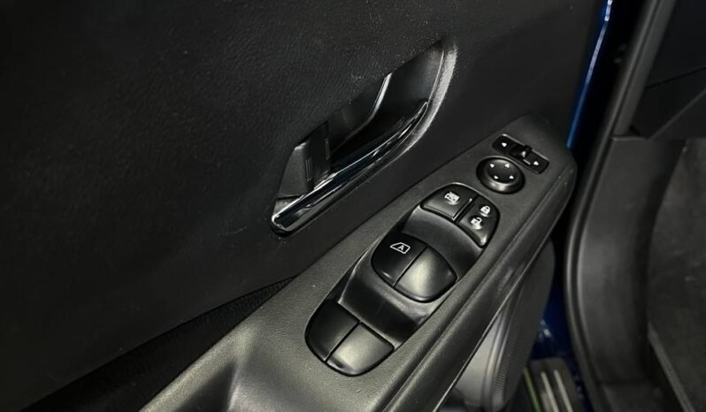 
								NISSAN KICKS ADVANCE MT 1.6L 4X2 full									