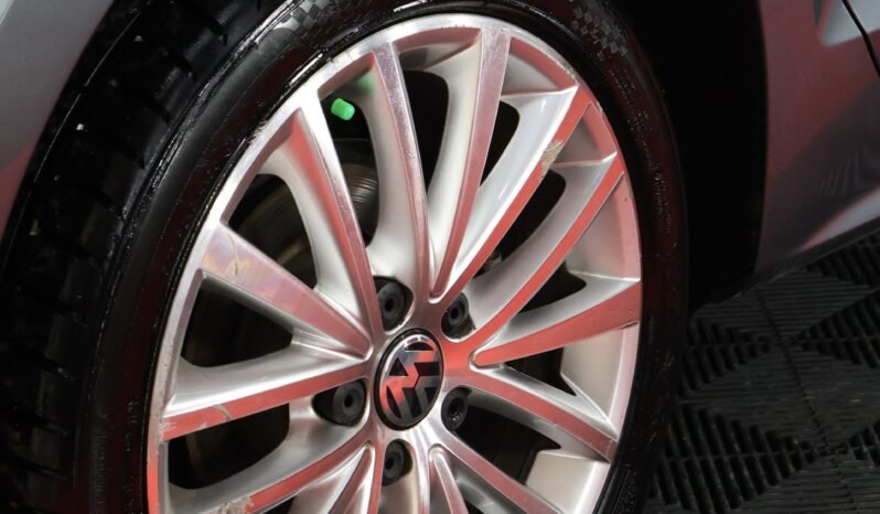 
								VOLKSWAGEN NEW JETTA CONFORTLINE 2.5L AT full									