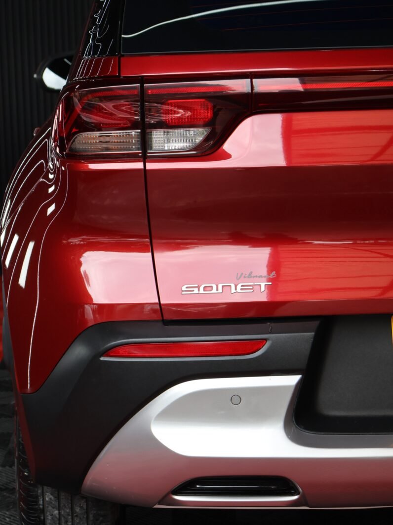 
								KIA SONET VIBRANT AT 1.5 4X2 full									