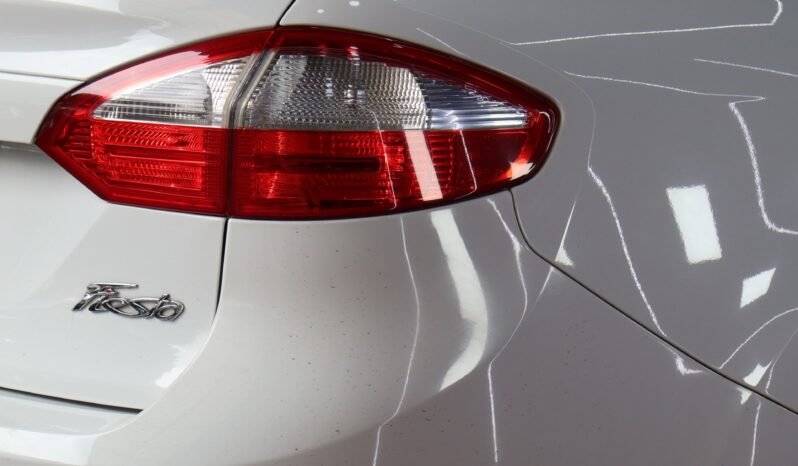 
								FORD FIESTA TITANIUM AT 1.6 full									