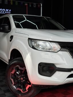 
										RENAULT ALASKAN ZEN 2.5 DIESEL MT 4X4 full									