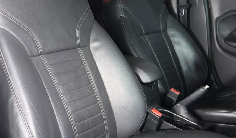 
								FORD FIESTA TITANIUM AT 1.6 full									