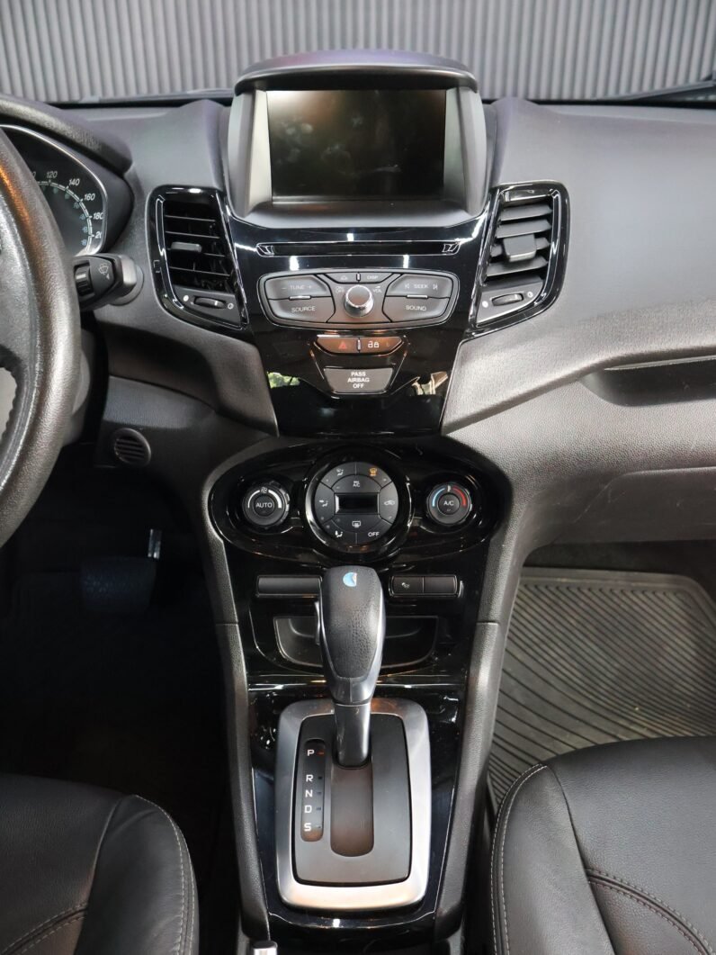 
								FORD FIESTA TITANIUM AT 1.6 full									