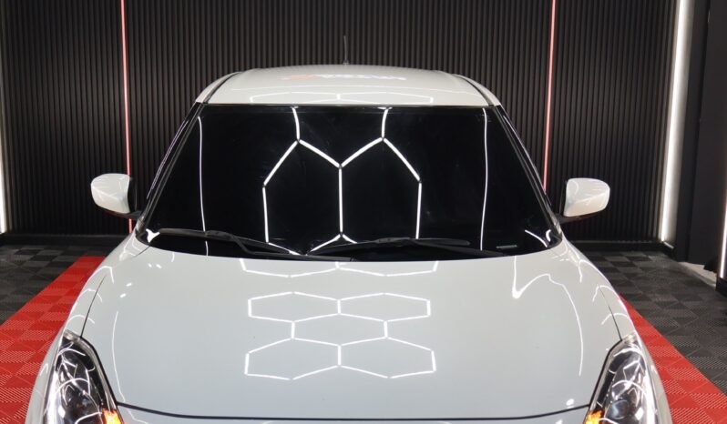 
								SUZUKI SWIFT HIBRIDO MT full									