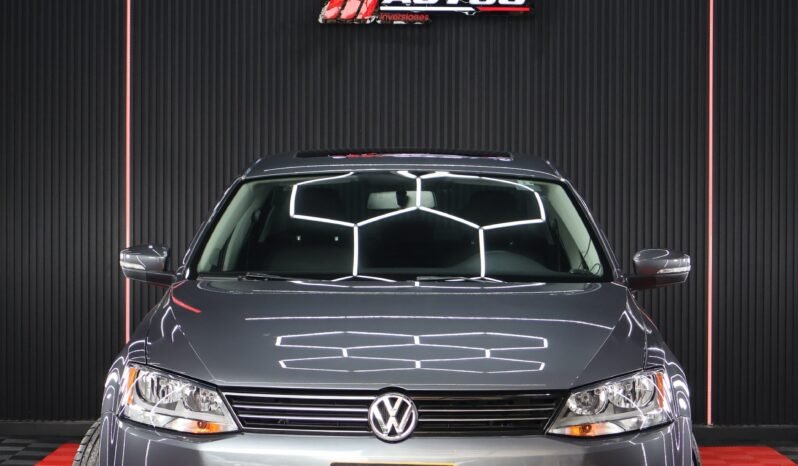 
								VOLKSWAGEN NEW JETTA CONFORTLINE 2.5L AT full									