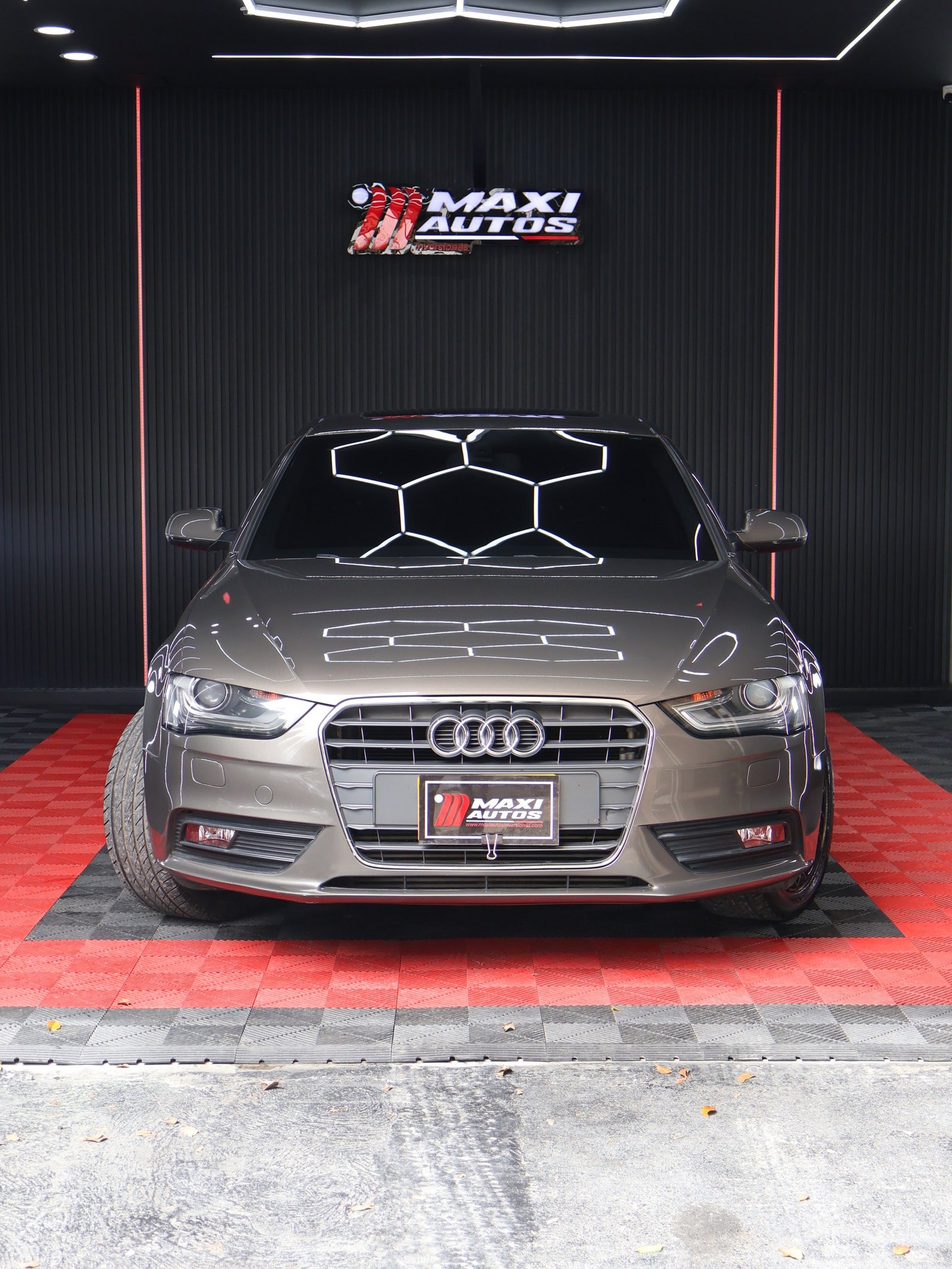 AUDI A4 LUXURY AUT 1.8 TURBO SED