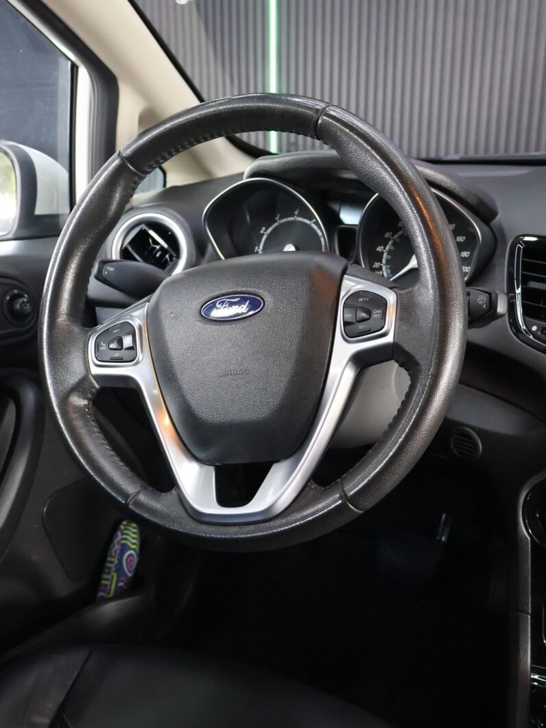 
								FORD FIESTA TITANIUM AT 1.6 full									