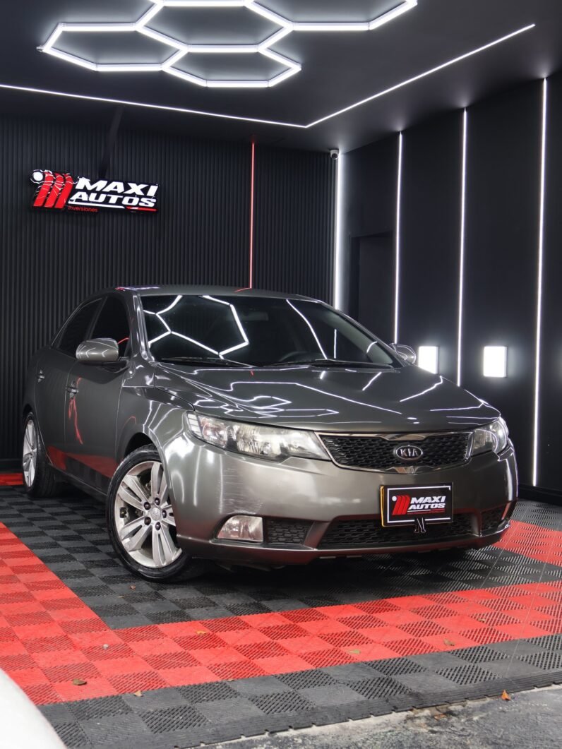 
								KIA CERATO FORTE 1.6L AT full									