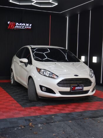 FORD FIESTA TITANIUM AT 1.6