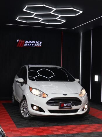 FORD FIESTA TITANIUM AT 1.6