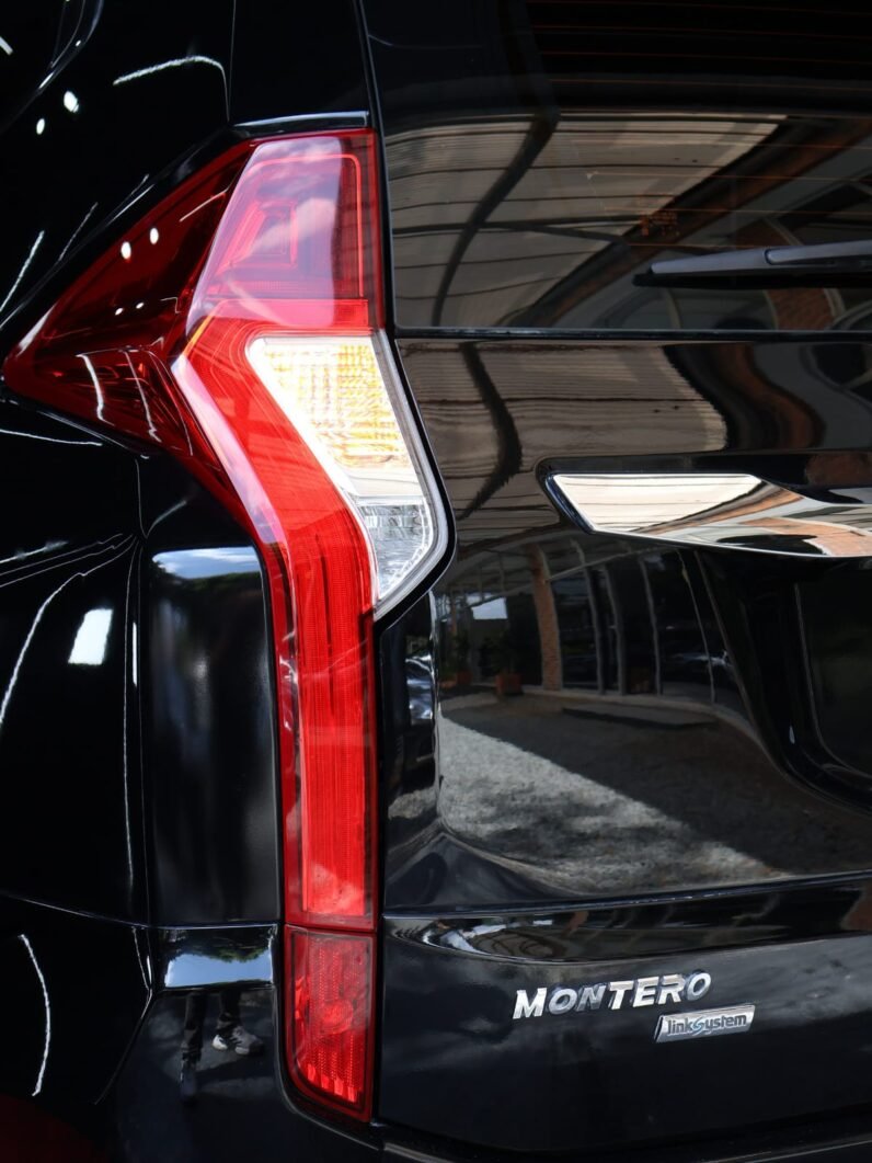 
								MITSUBISHI MONTERO SPORT 2.5 AT 4X4 TD TC full									