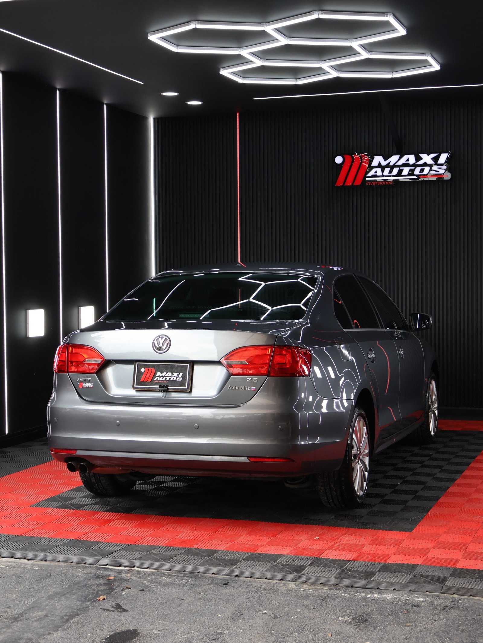 VOLKSWAGEN NEW JETTA CONFORTLINE 2.5L AT