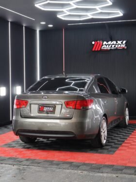 KIA CERATO FORTE 1.6L AT