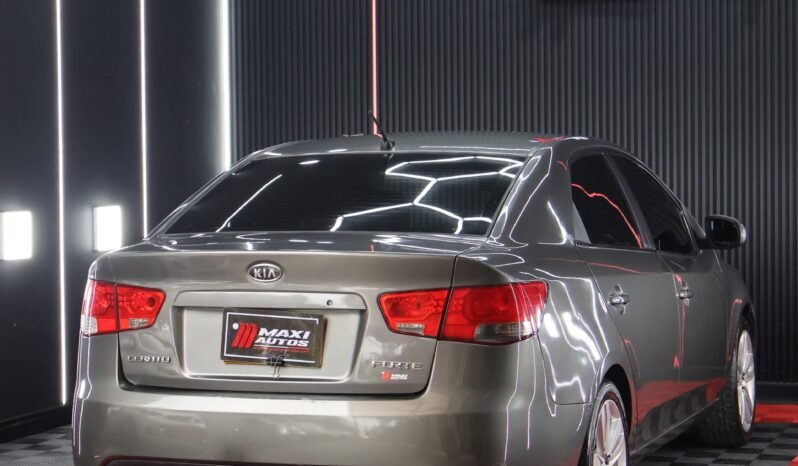 
								KIA CERATO FORTE 1.6L AT full									