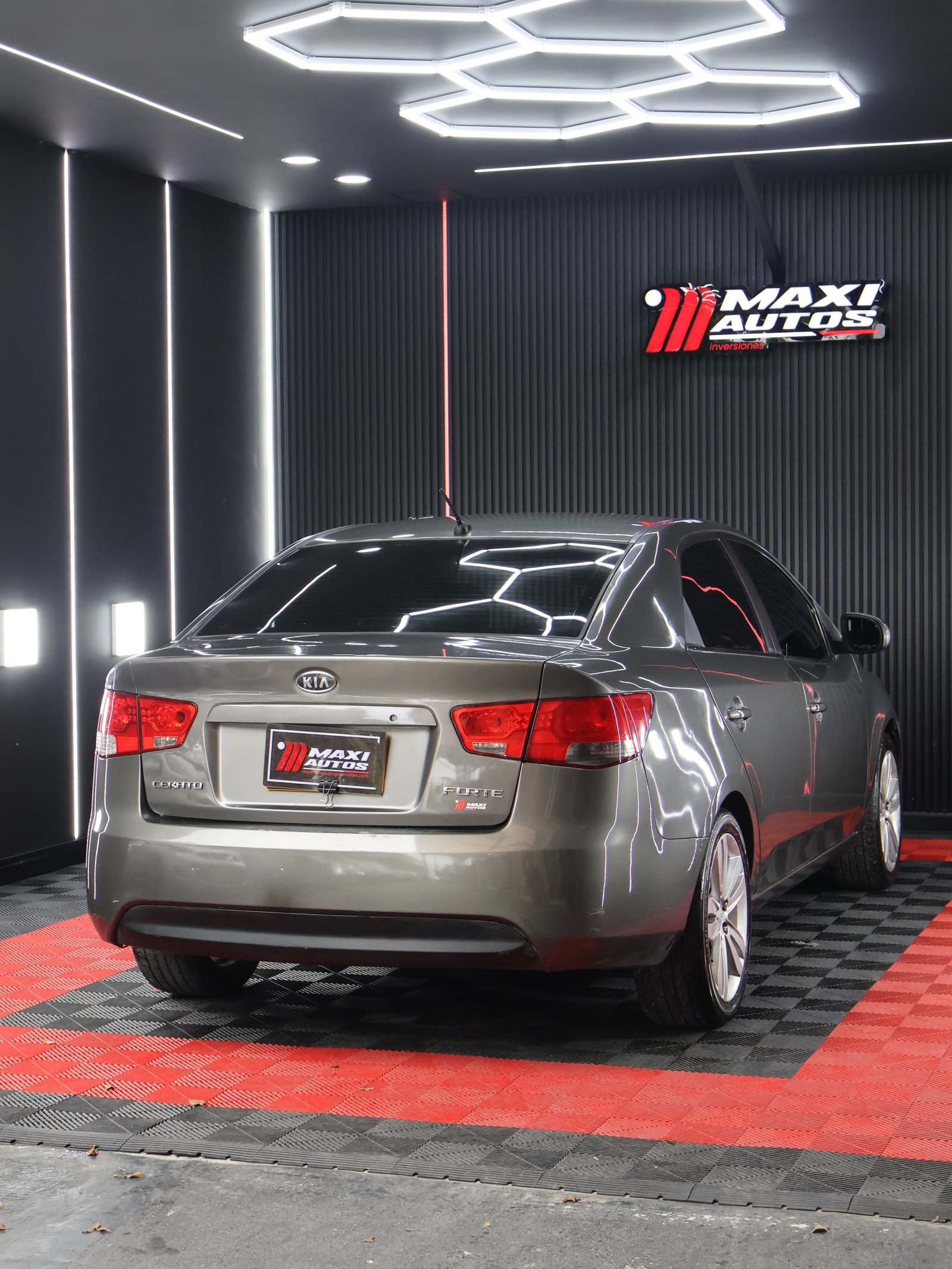 KIA CERATO FORTE 1.6L AT