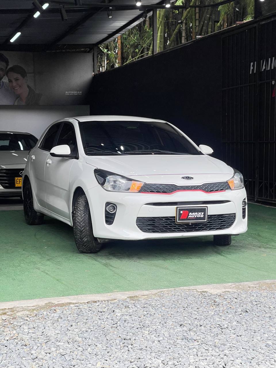 KIA RIO VIBRANT MT 1.4