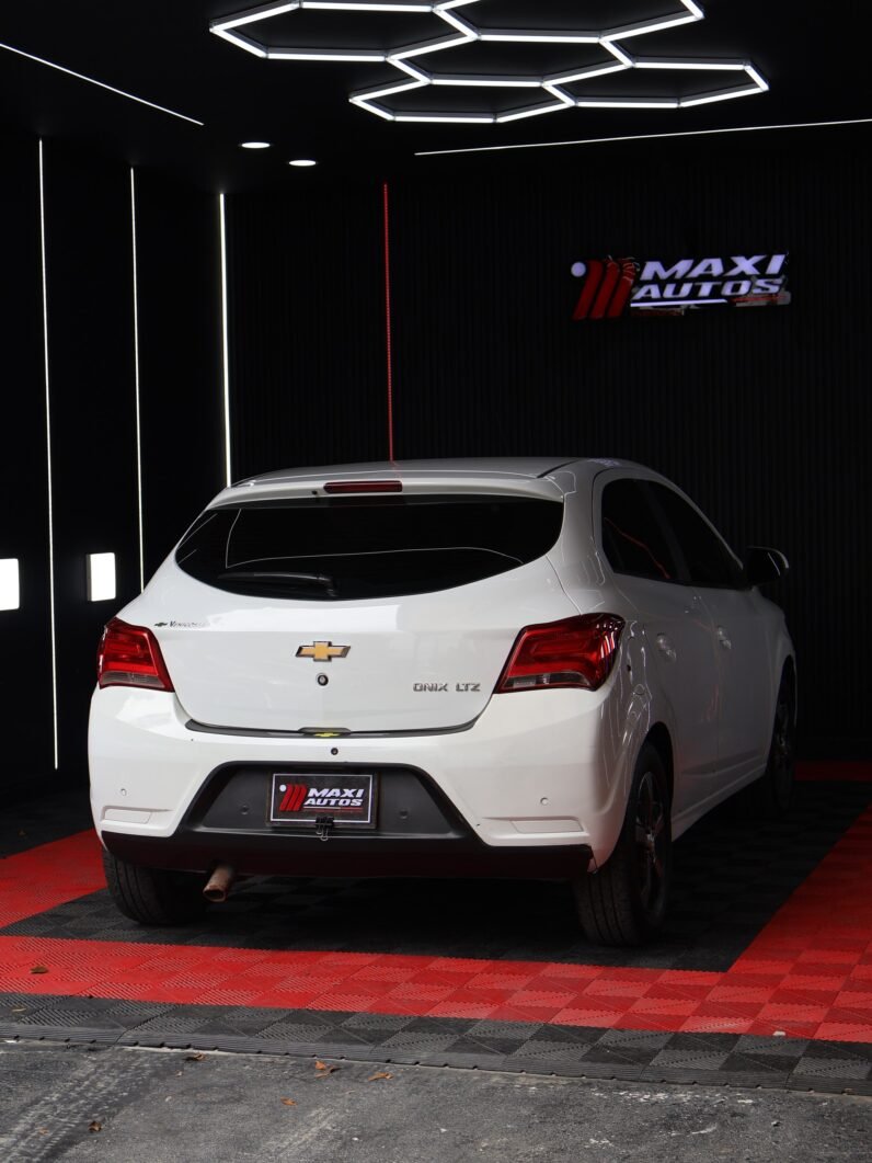 
								CHEVROLET ONIX LTZ HB MT 1.4 full									