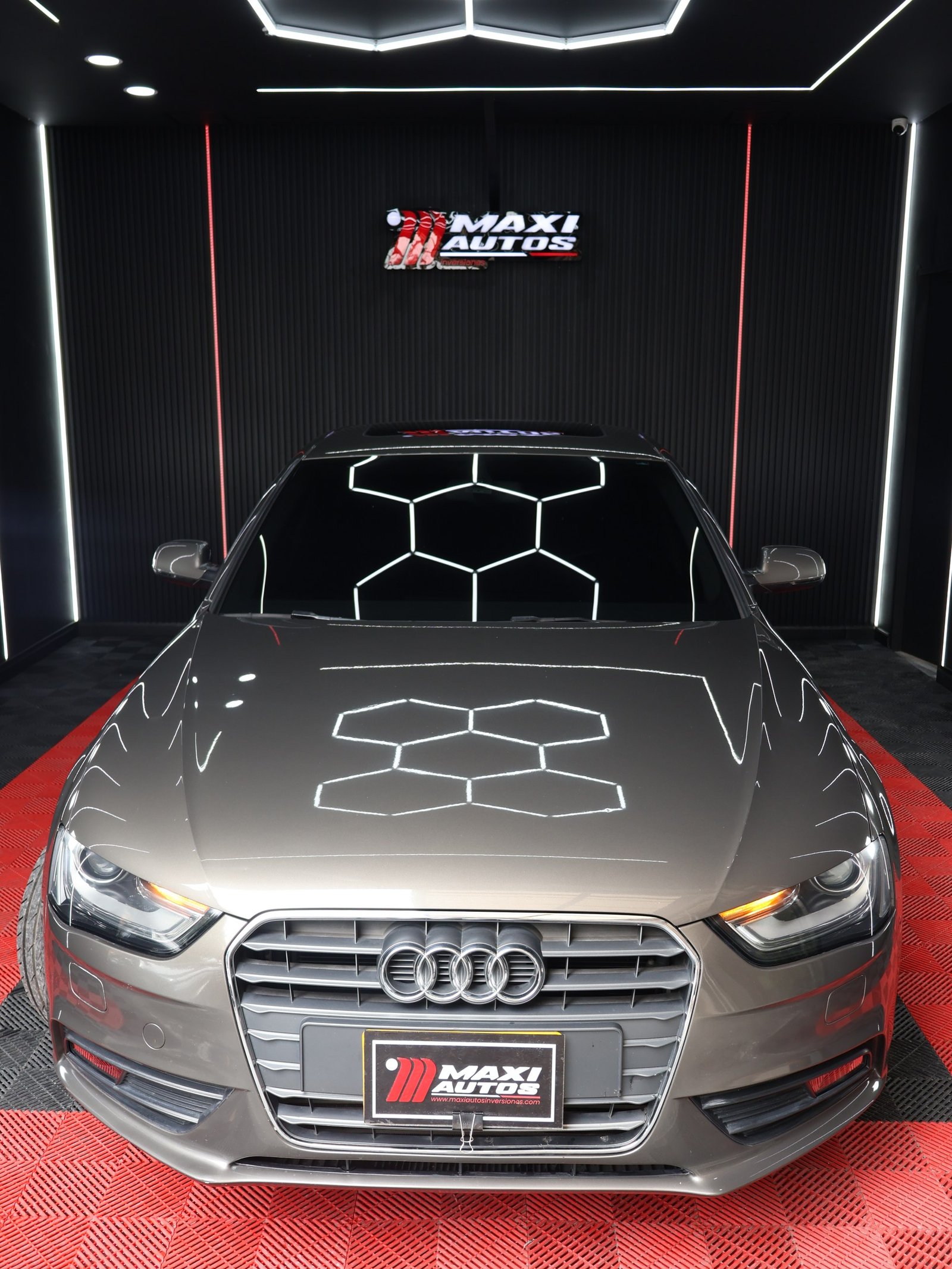 AUDI A4 LUXURY AUT 1.8 TURBO SED