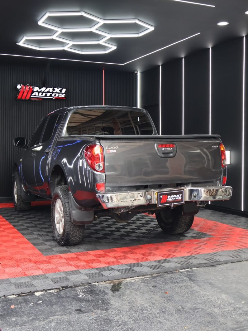 
								MITSUBISHI SPORTERO L200 MT 4X4 DIESEL full									