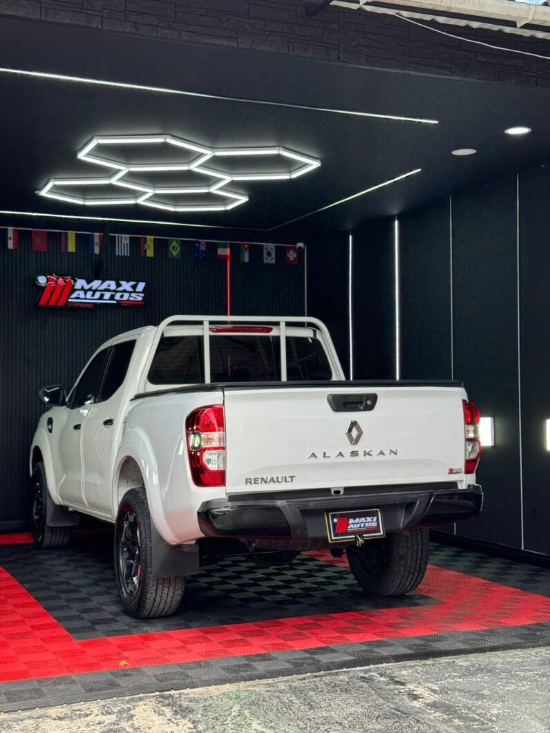 
								RENAULT ALASKAN ZEN 2.5 DIESEL MT 4X4 full									