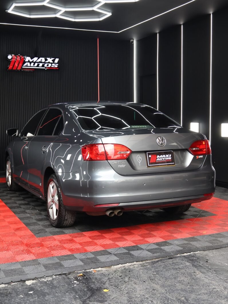 
								VOLKSWAGEN NEW JETTA TRENDLINE MT 2.0 SD full									