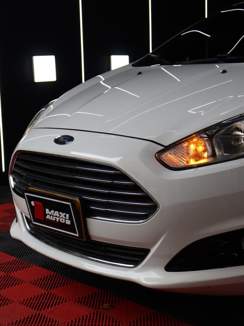 
								FORD FIESTA TITANIUM AT 1.6 full									