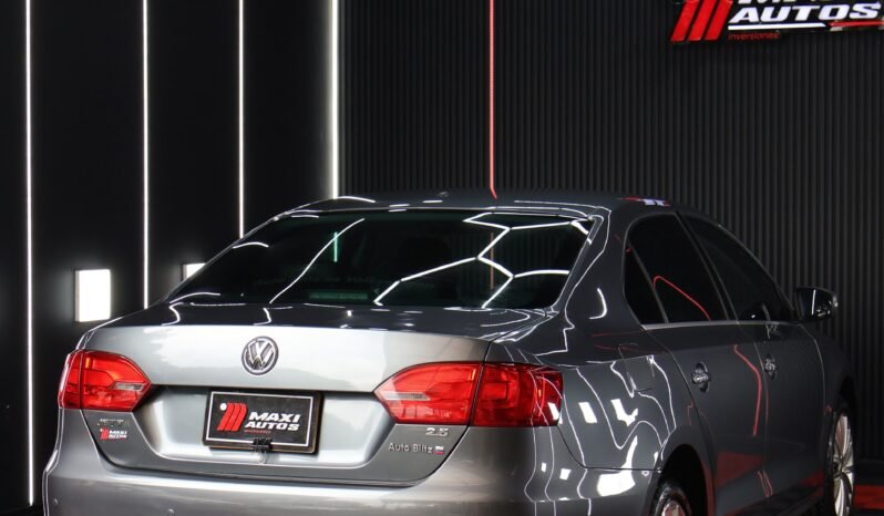 
								VOLKSWAGEN NEW JETTA CONFORTLINE 2.5L AT full									