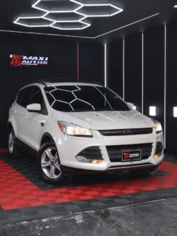 FORD ESCAPE SE AT 4X4