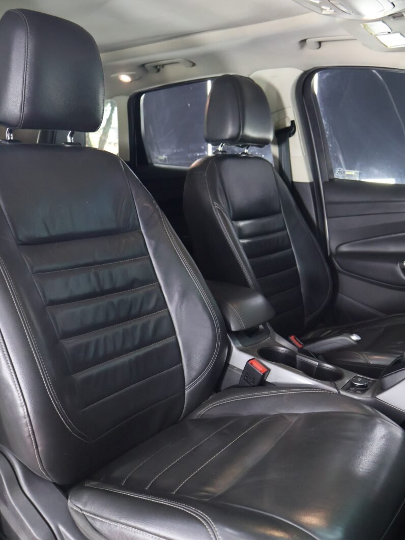 
								FORD ESCAPE SE AT 4X4 full									