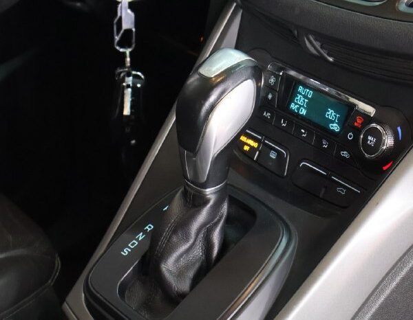 
								FORD ESCAPE SE AT 4X4 full									