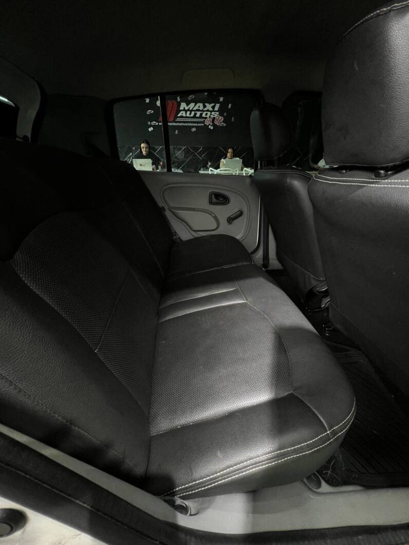 
								RENAULT CLIO STYLE full									