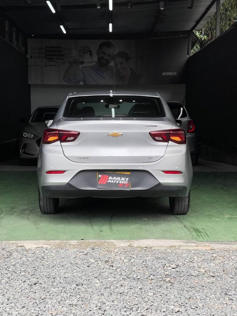 
								CHEVROLET ONIX LT TURBO 1.0 SEDAN AT full									