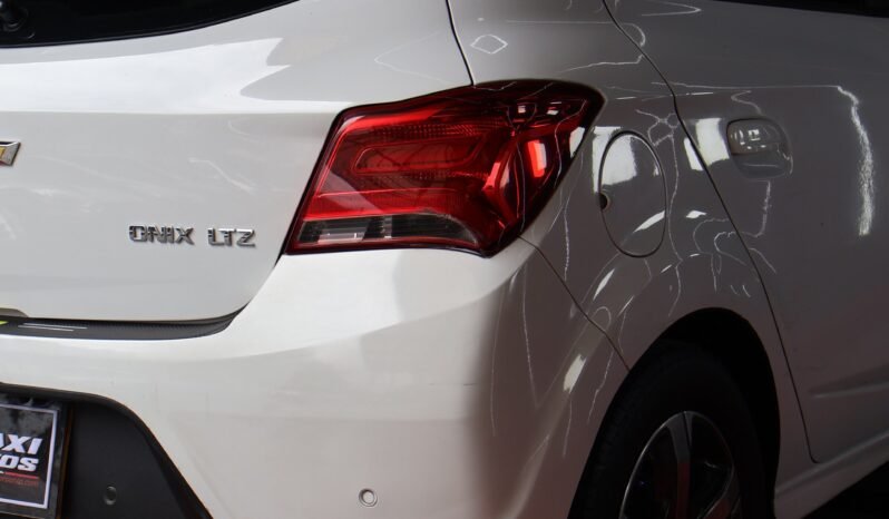 
								CHEVROLET ONIX LTZ HB MT 1.4 full									