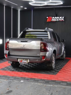 RENAULT DUSTER OROCH INTENS AUT 2.0 4X2