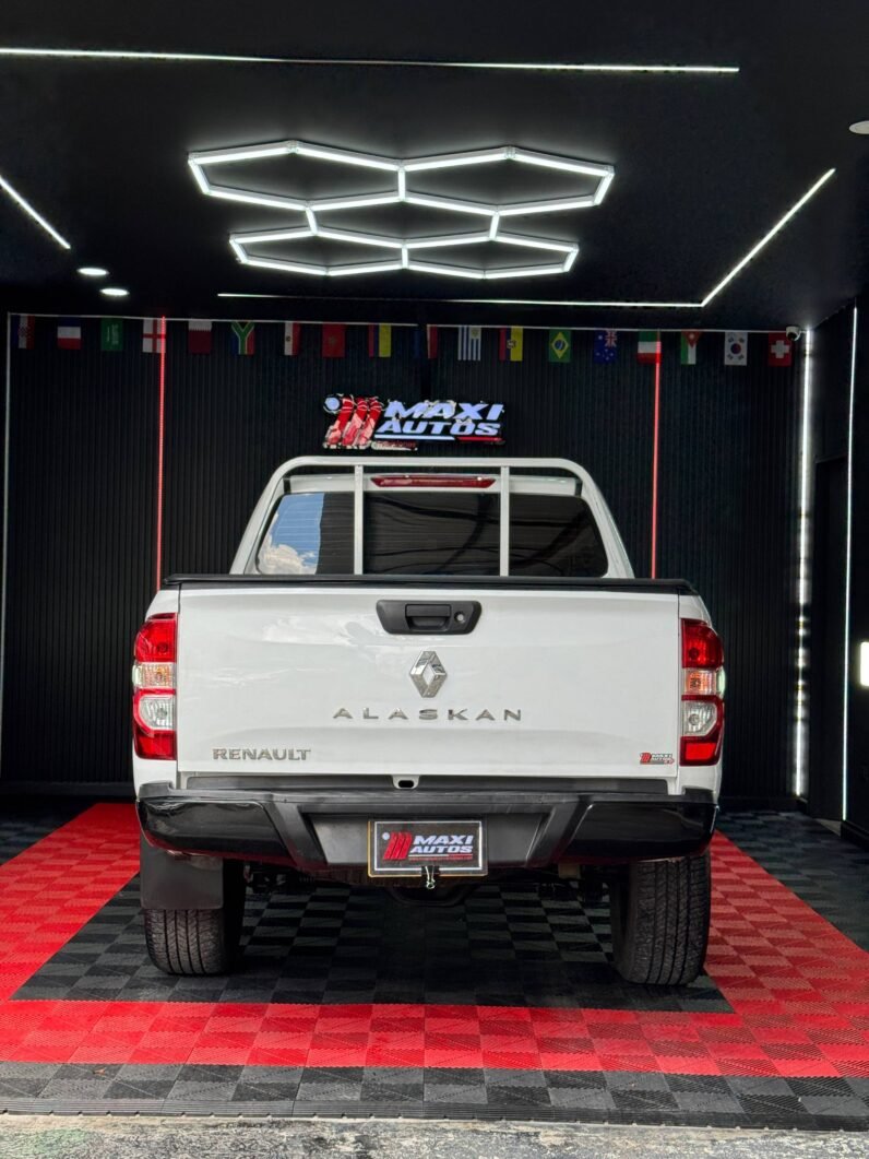 
								RENAULT ALASKAN ZEN 2.5 DIESEL MT 4X4 full									