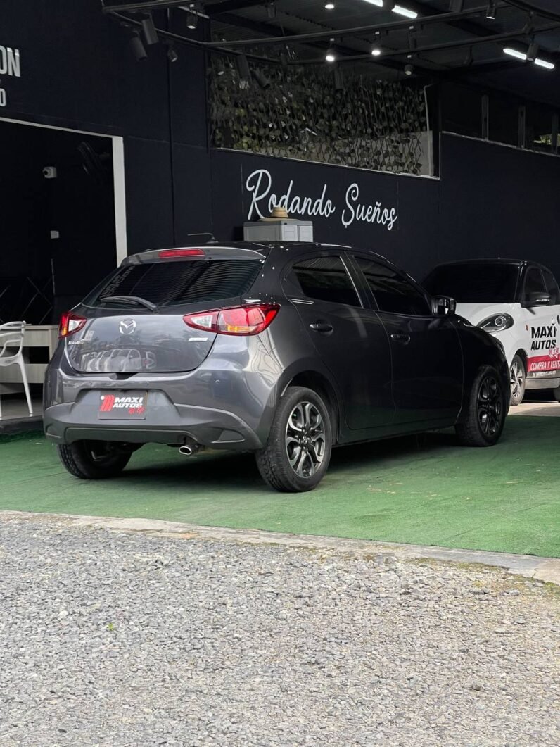 
								MAZDA 2 GRAND TOURING 1.5L AT full									