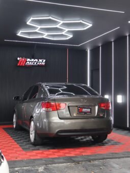 
										KIA CERATO FORTE 1.6L AT full									