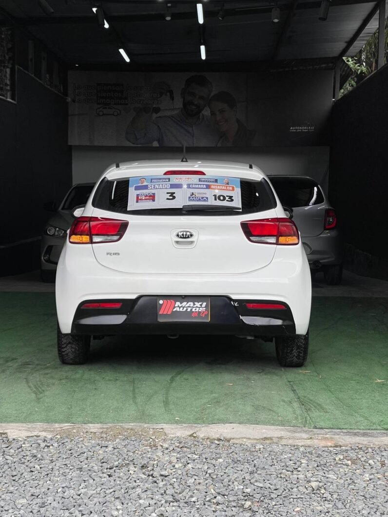 
								KIA RIO VIBRANT MT 1.4 full									