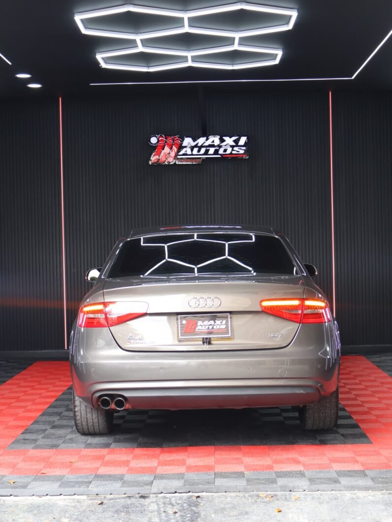 
								AUDI A4 LUXURY AUT 1.8 TURBO SED full									