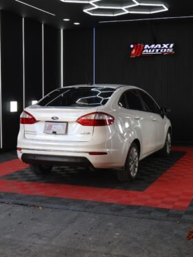 FORD FIESTA TITANIUM AT 1.6