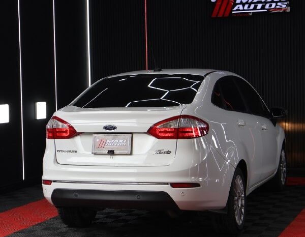 
								FORD FIESTA TITANIUM AT 1.6 full									