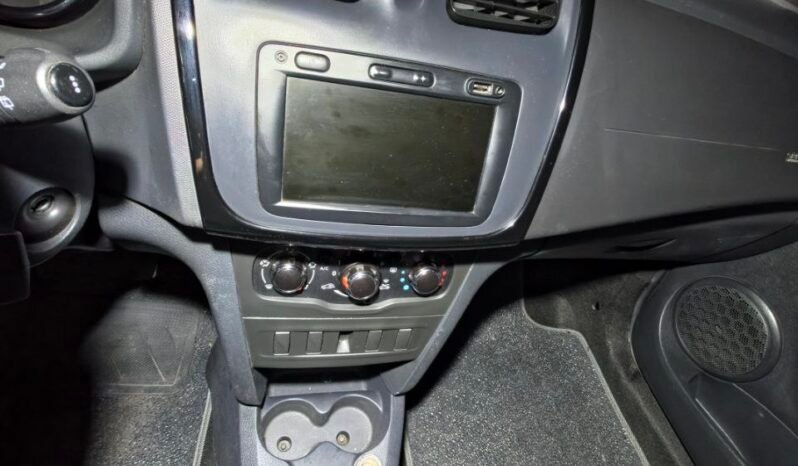 
								RENAULT SANDERO LIFE MT 1.6 HB full									