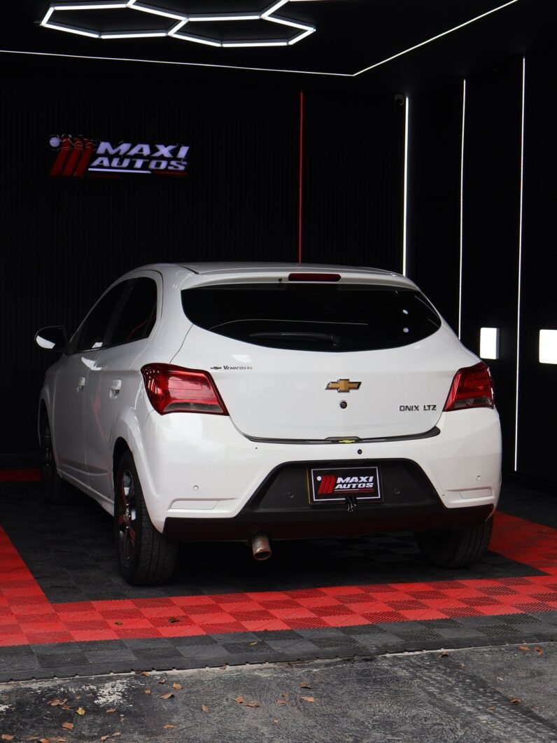 
								CHEVROLET ONIX LTZ HB MT 1.4 full									