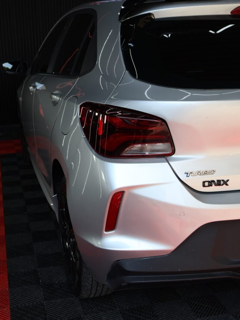 
								CHEVROLET ONIX RS MT HB full									