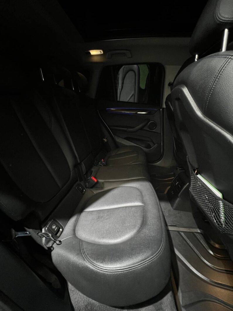 
								BMW  X1 SDRIVE 20I AT 2.0L full									