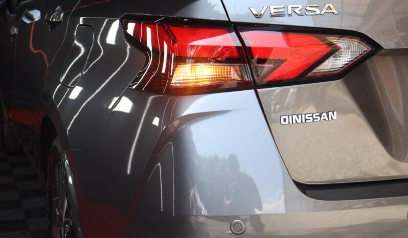 
								NISSAN VERSA  SR/BLACK 1.6 AT full									