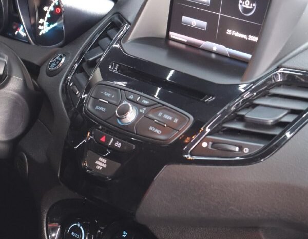 
								FORD FIESTA TITANIUM AT 1.6 full									